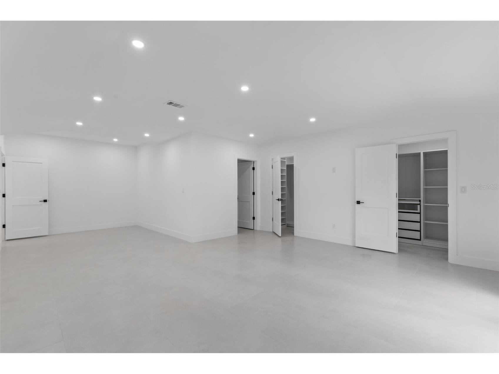 131 Toledo Way NE Saint Petersburg FL 33704 TB8466483 image35