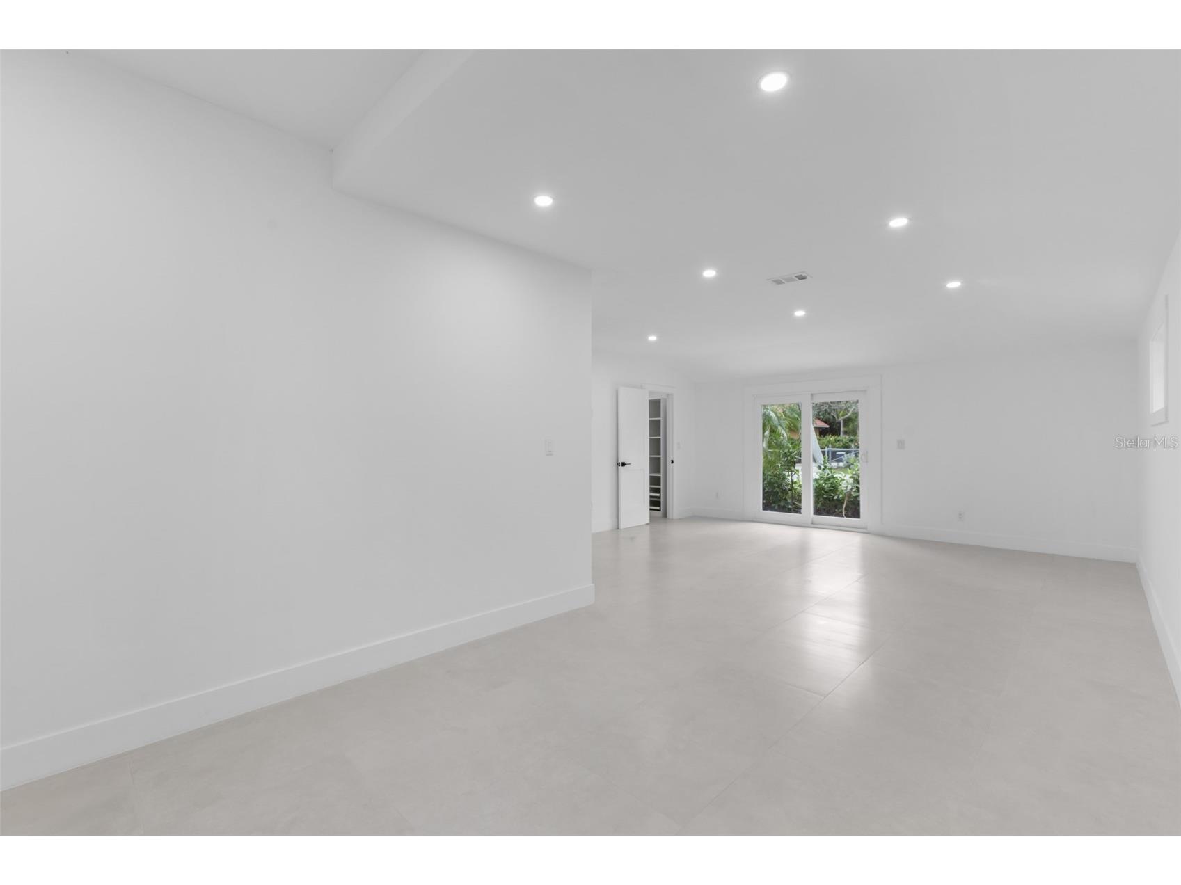 131 Toledo Way NE Saint Petersburg FL 33704 TB8466483 image37