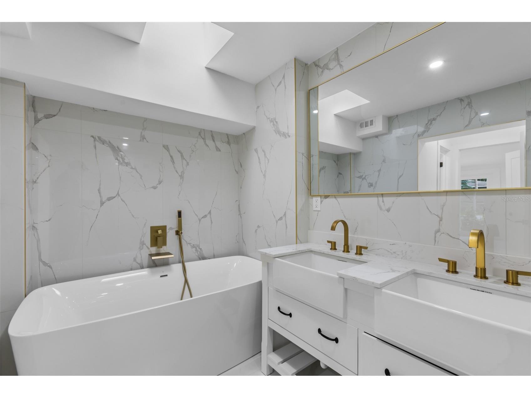 131 Toledo Way NE Saint Petersburg FL 33704 TB8466483 image39