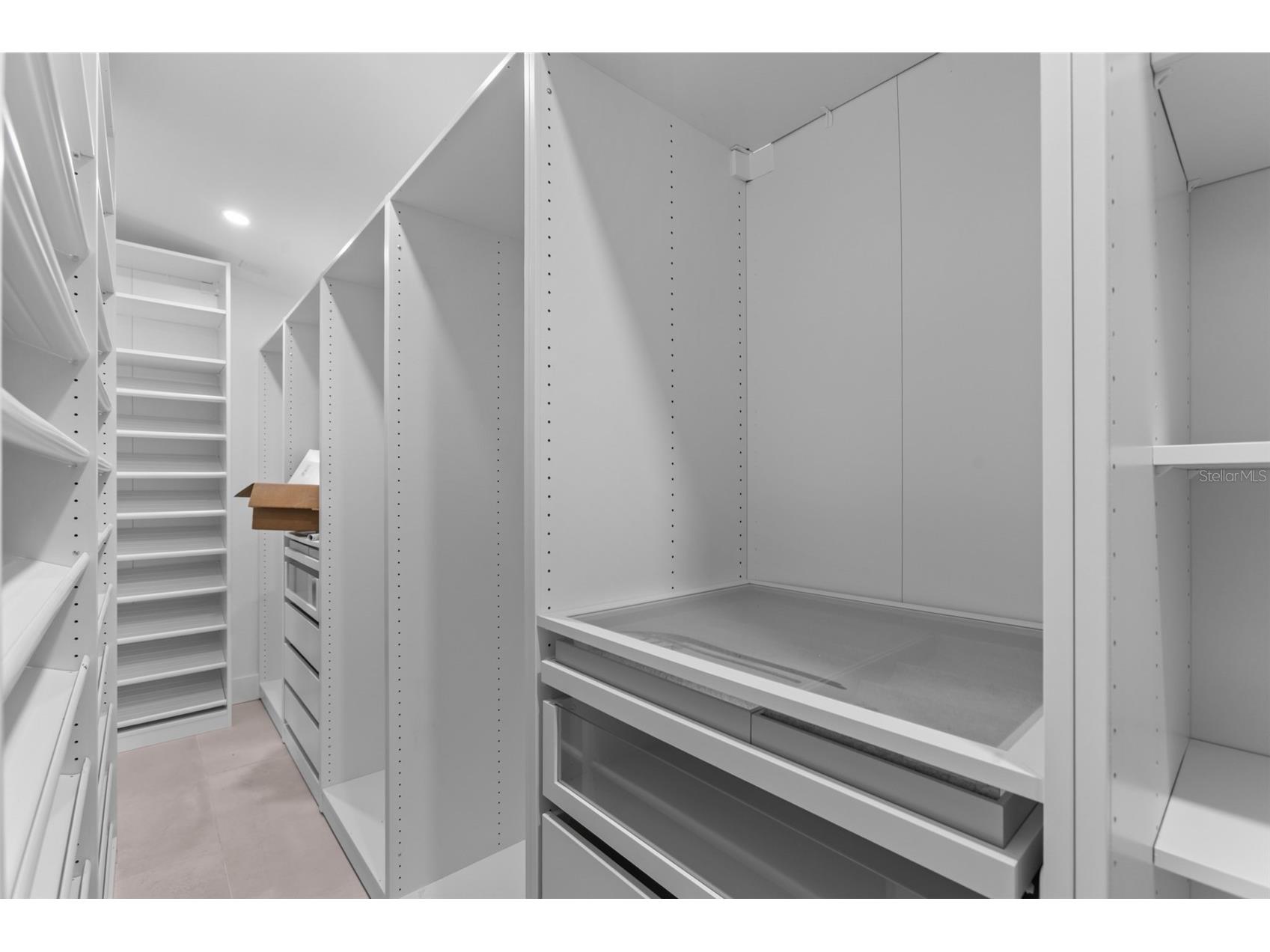 131 Toledo Way NE Saint Petersburg FL 33704 TB8466483 image40