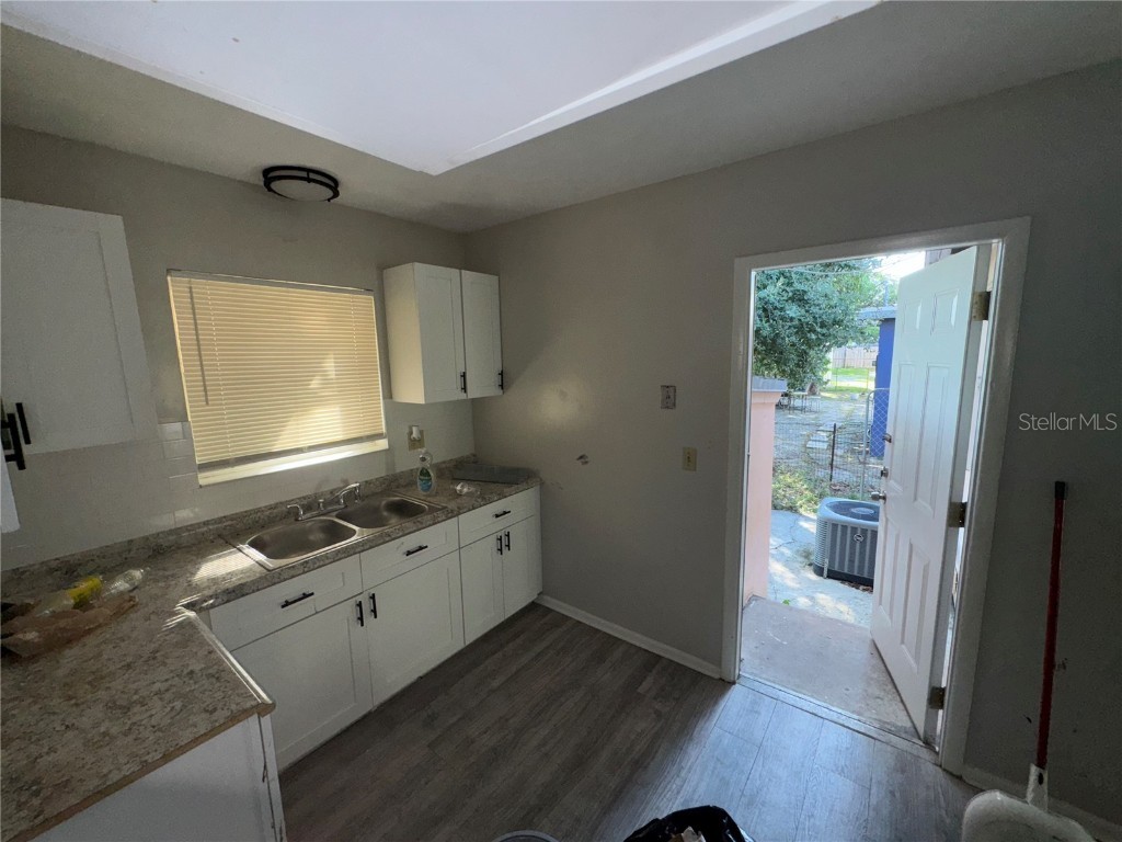 131 W 35th Street Riviera Beach FL 33404 TB8441128 image16