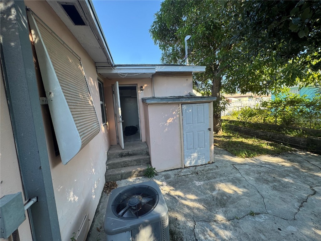 131 W 35th Street Riviera Beach FL 33404 TB8441128 image30