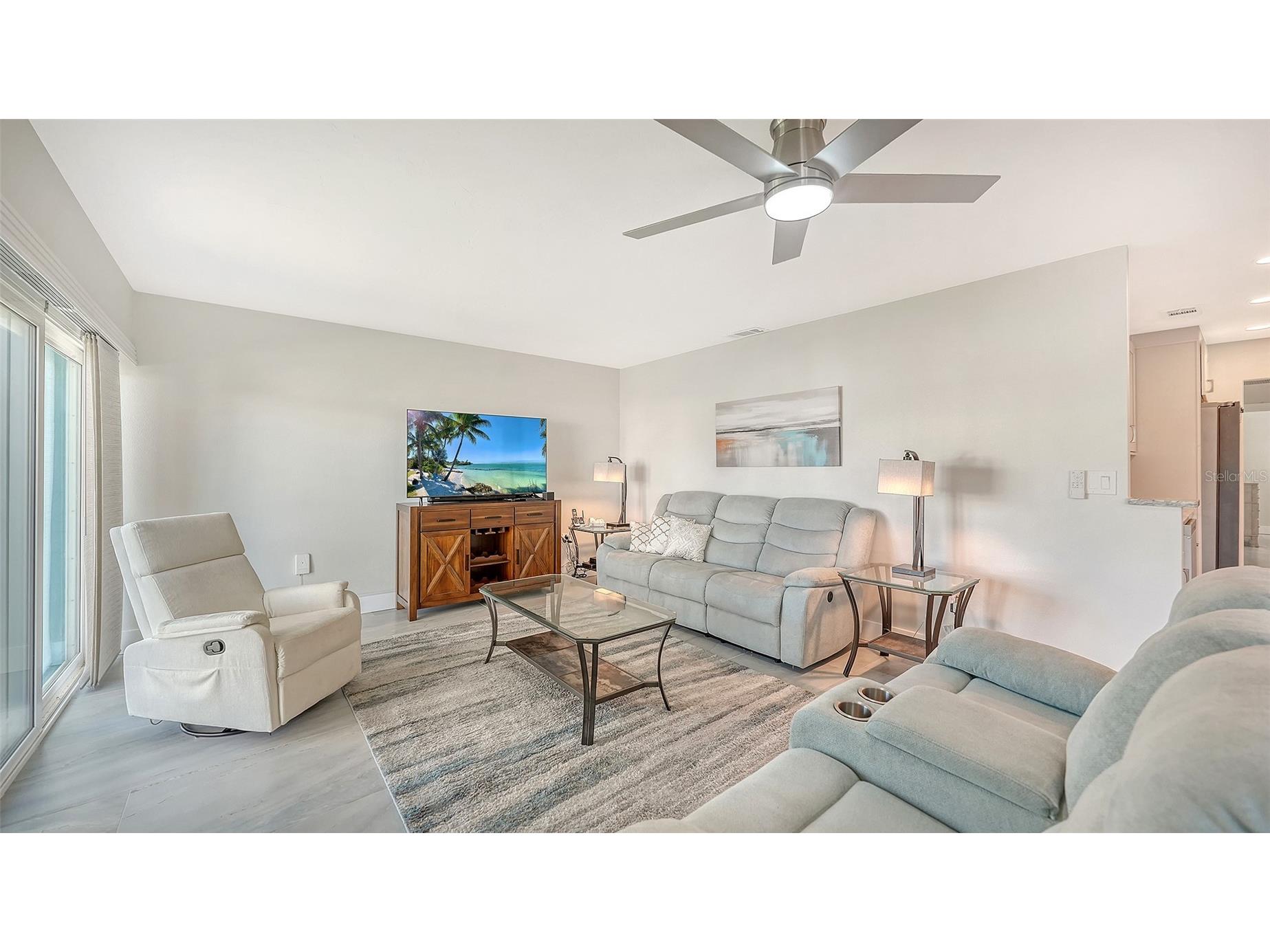 131 Whispering Sands Circle #V33 Sarasota FL 34242 A4687180 image10