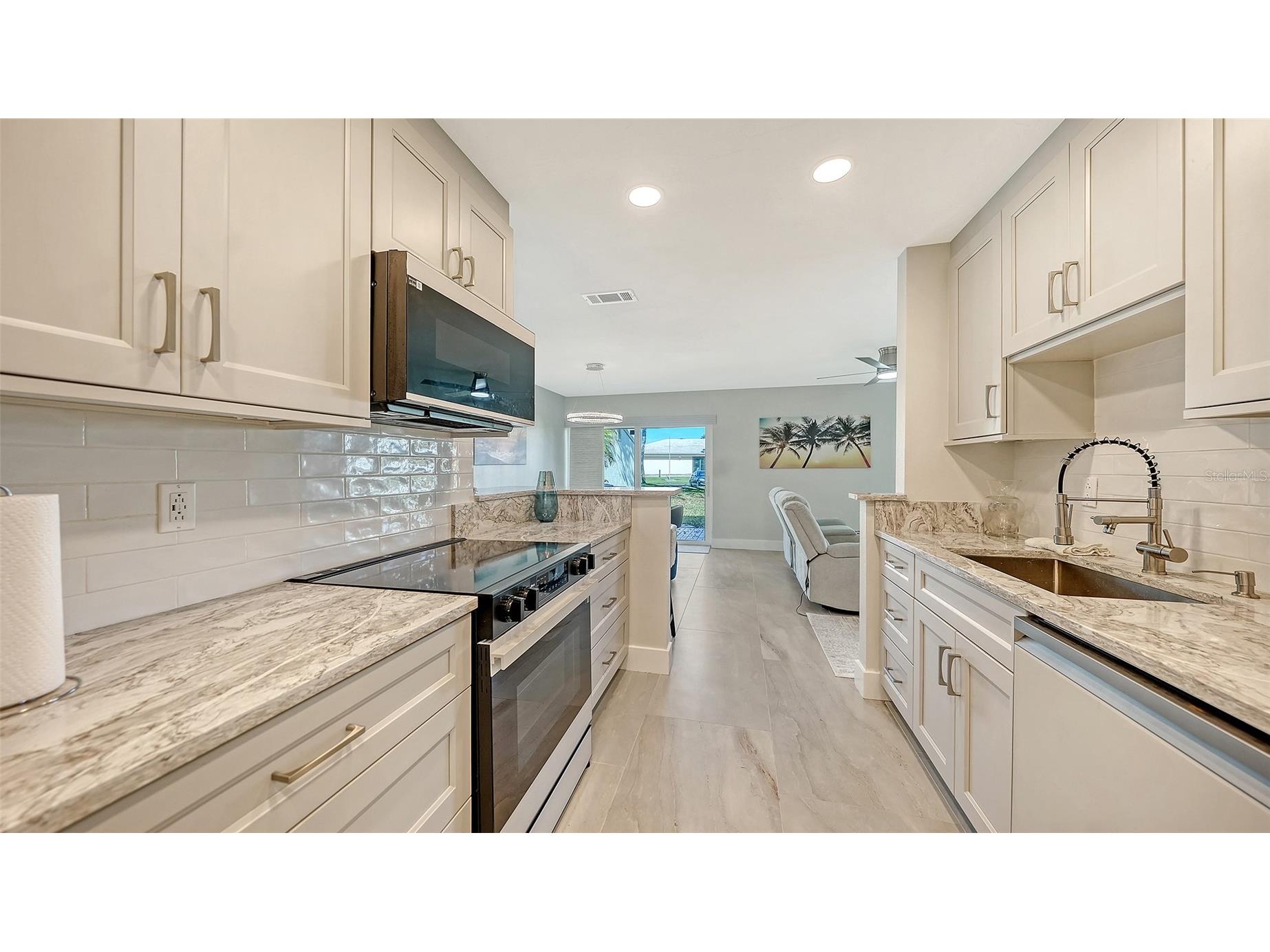 131 Whispering Sands Circle #V33 Sarasota FL 34242 A4687180 image19