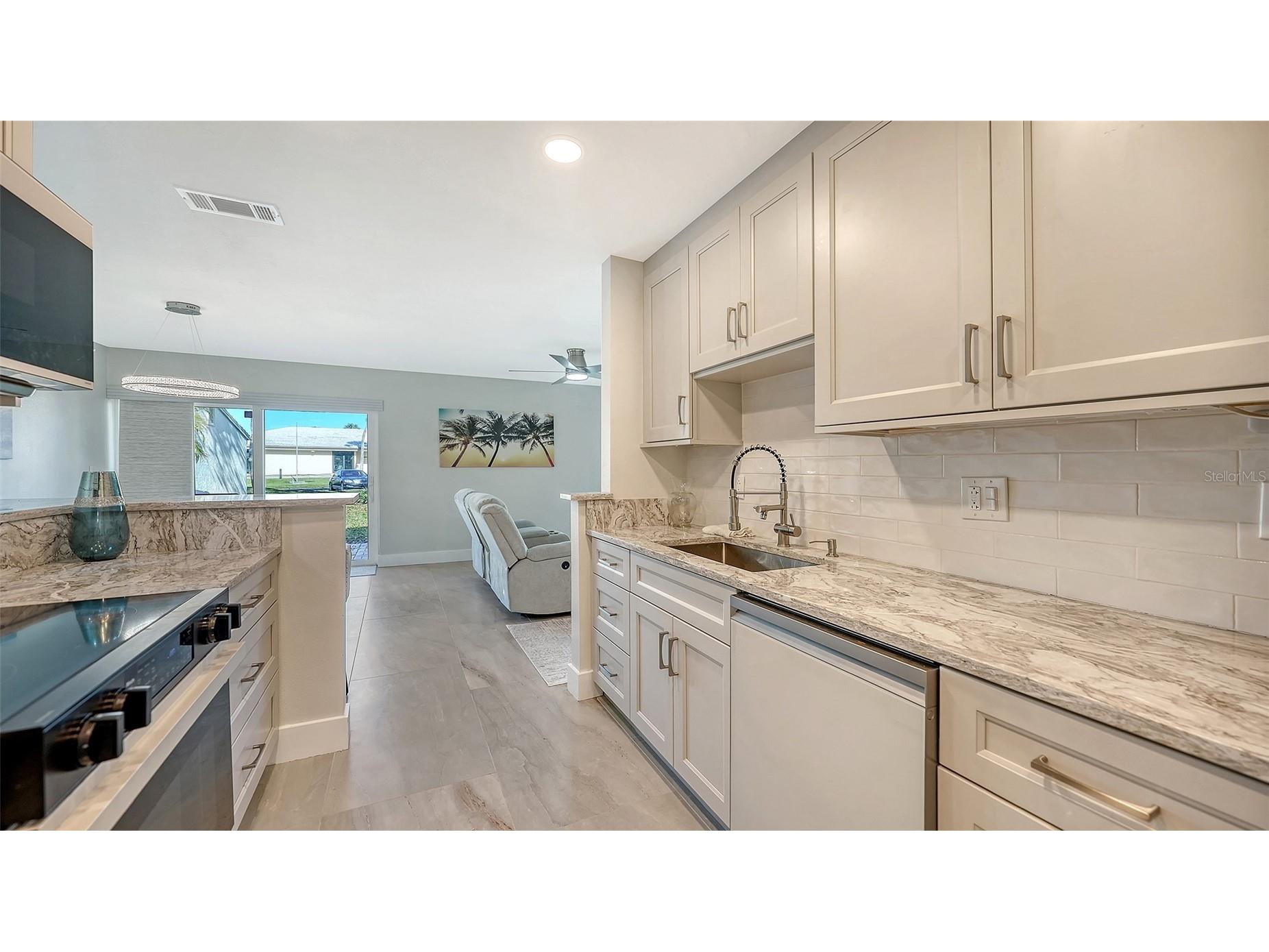 131 Whispering Sands Circle #V33 Sarasota FL 34242 A4687180 image20