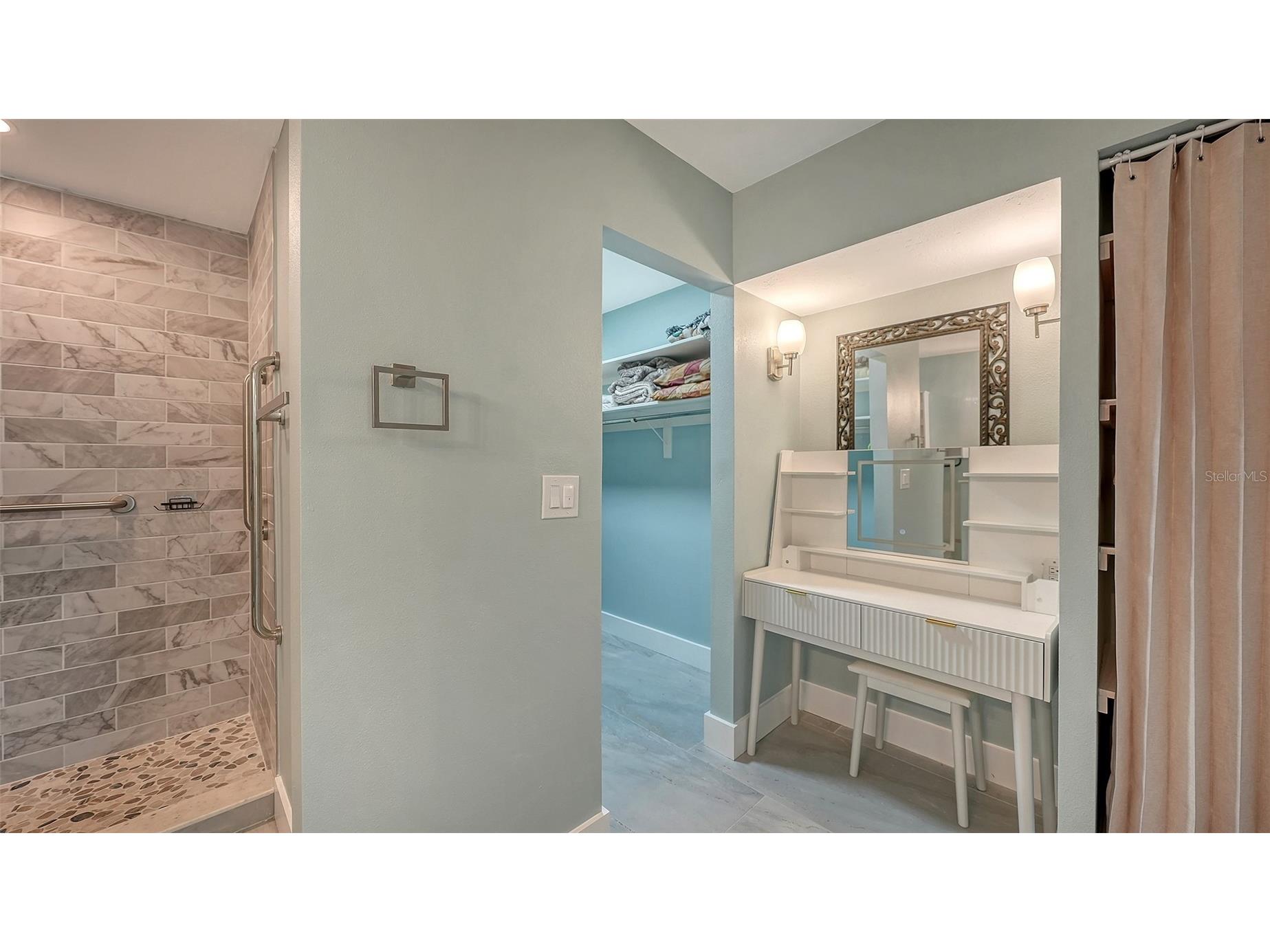131 Whispering Sands Circle #V33 Sarasota FL 34242 A4687180 image26