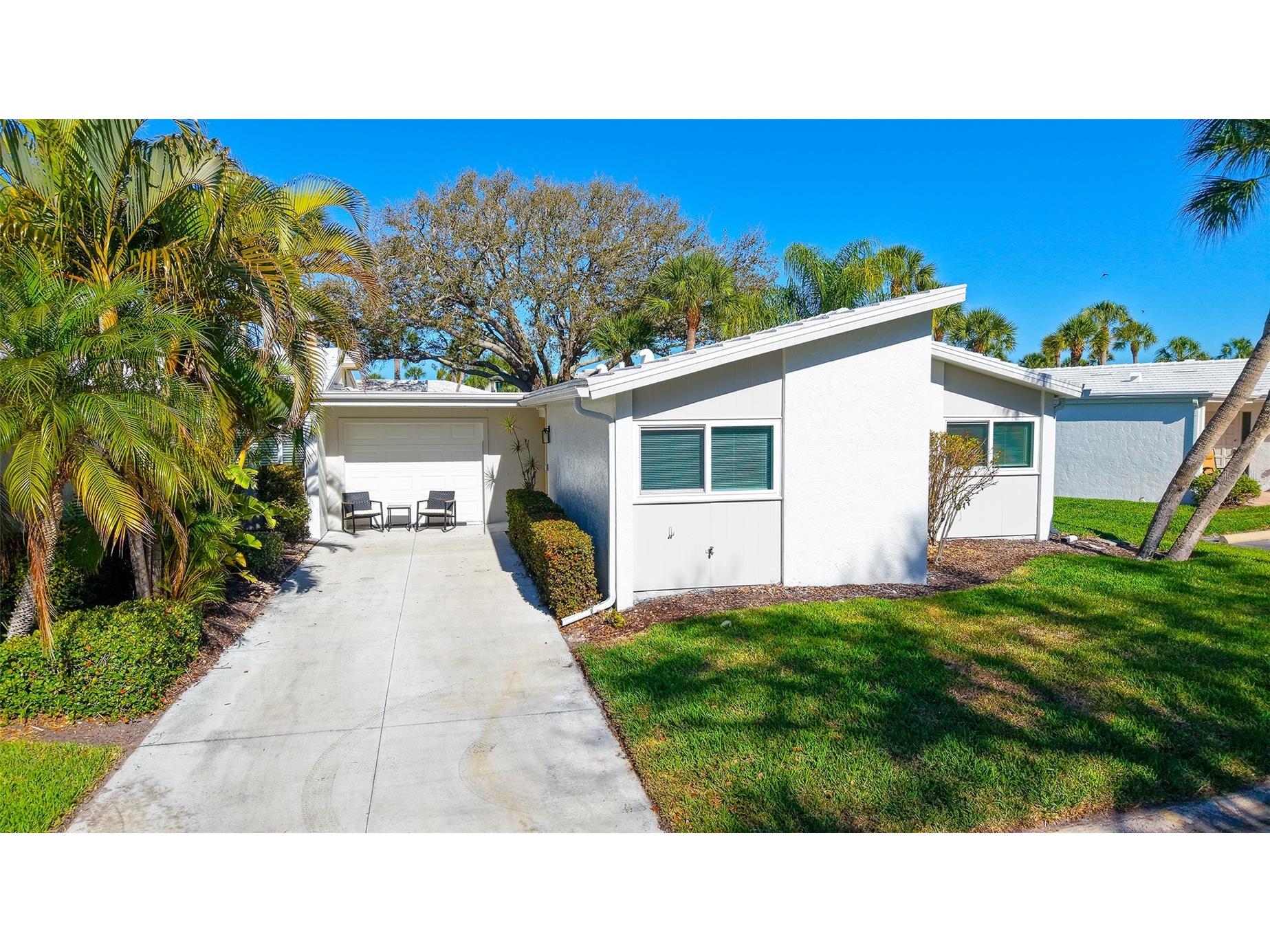 131 Whispering Sands Circle #V33 Sarasota FL 34242 A4687180 image3