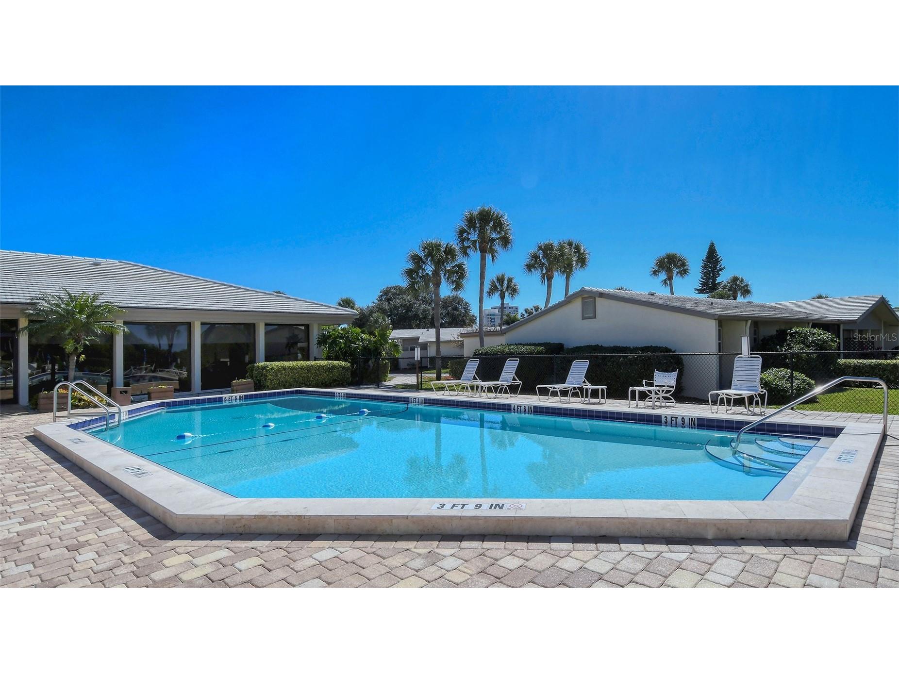 131 Whispering Sands Circle #V33 Sarasota FL 34242 A4687180 image46