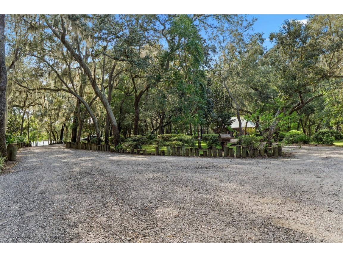 131 Whitney Street Satsuma FL 32189 - ST JOHNS RIVER V4945035 image46