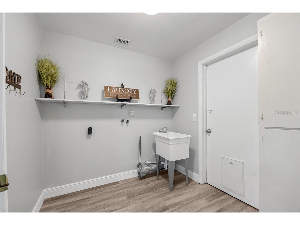 1310 Fairway Drive Dunedin FL 34698 TB8417307 image28