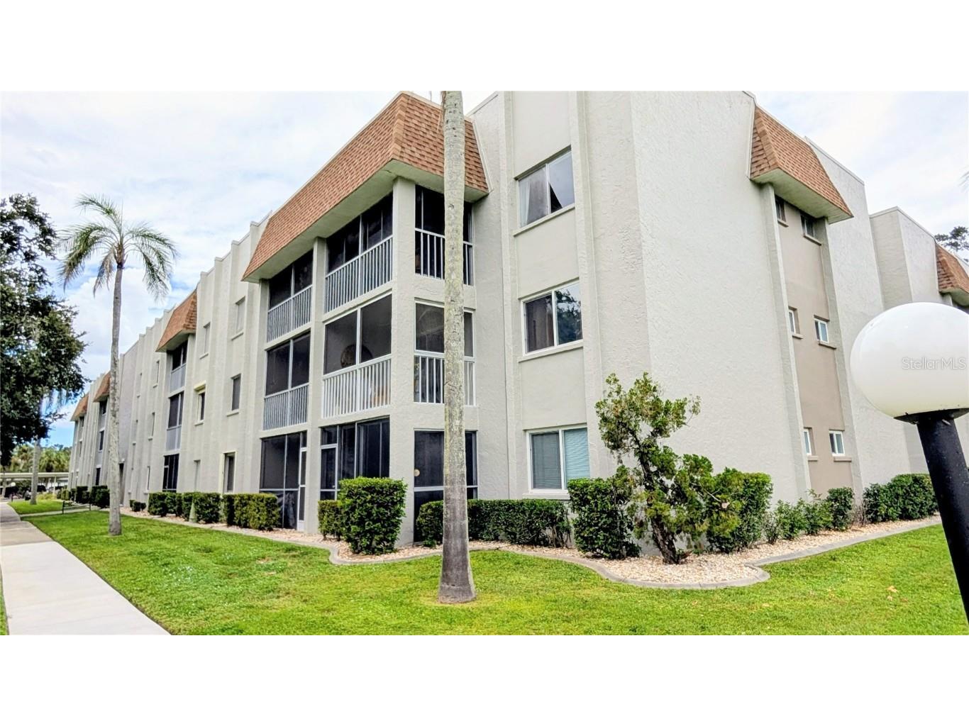 1310 Glen Oaks Drive E #289E Sarasota FL 34232 A4665961 image1