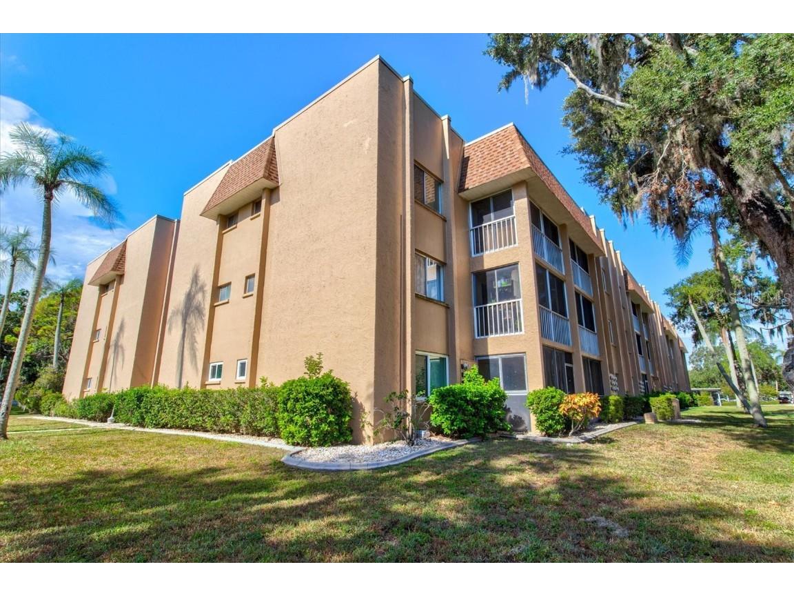 1310 Glen Oaks Drive E #295E Sarasota FL 34232 A4592738 image1