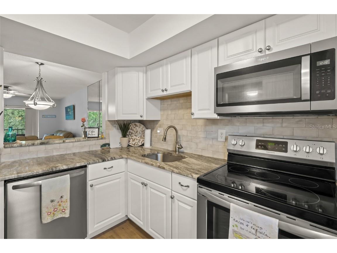 1310 Glen Oaks Drive E #391E Sarasota FL 34232 A4663532 image10