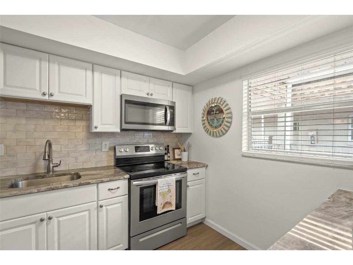 1310 Glen Oaks Drive E #391E Sarasota FL 34232 A4663532 image12