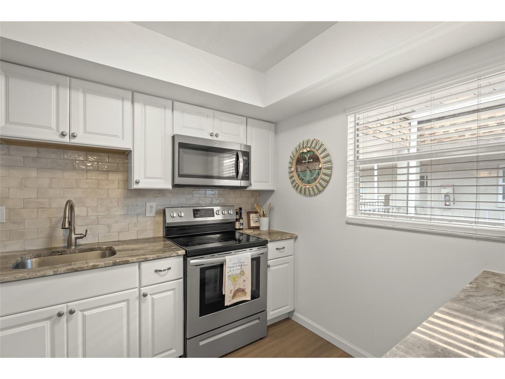 1310 Glen Oaks Drive E #391E Sarasota FL 34232 A4695717 image12