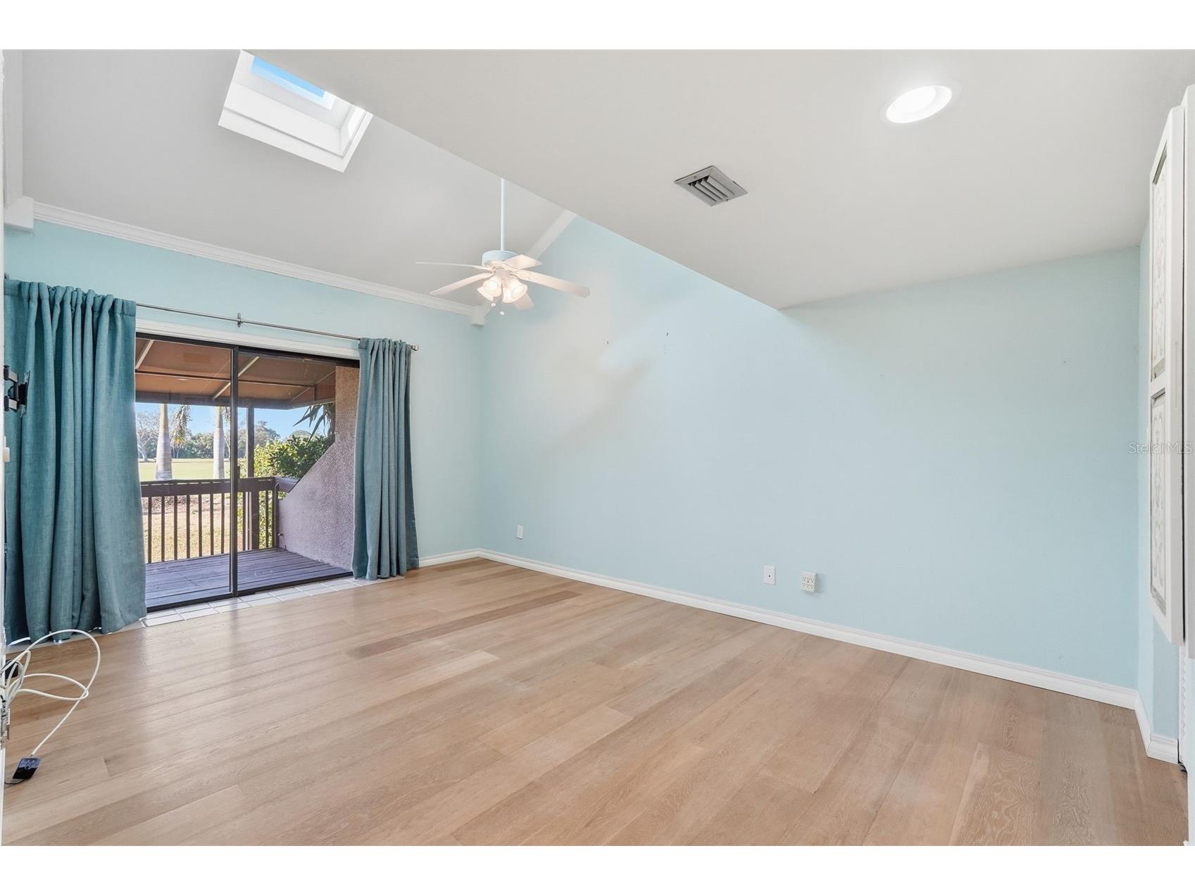 1310 Pelican Creek Crossing Saint Petersburg FL 33707 TB8469101 image16