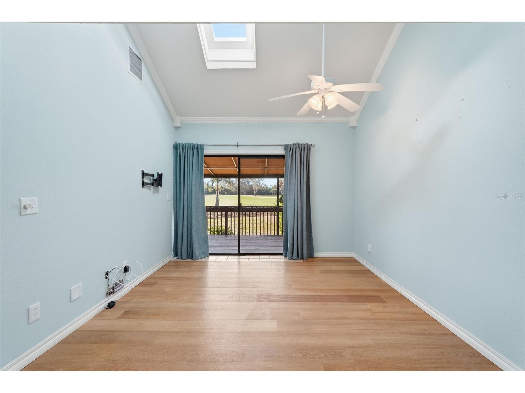 1310 Pelican Creek Crossing Saint Petersburg FL 33707 TB8469101 image17
