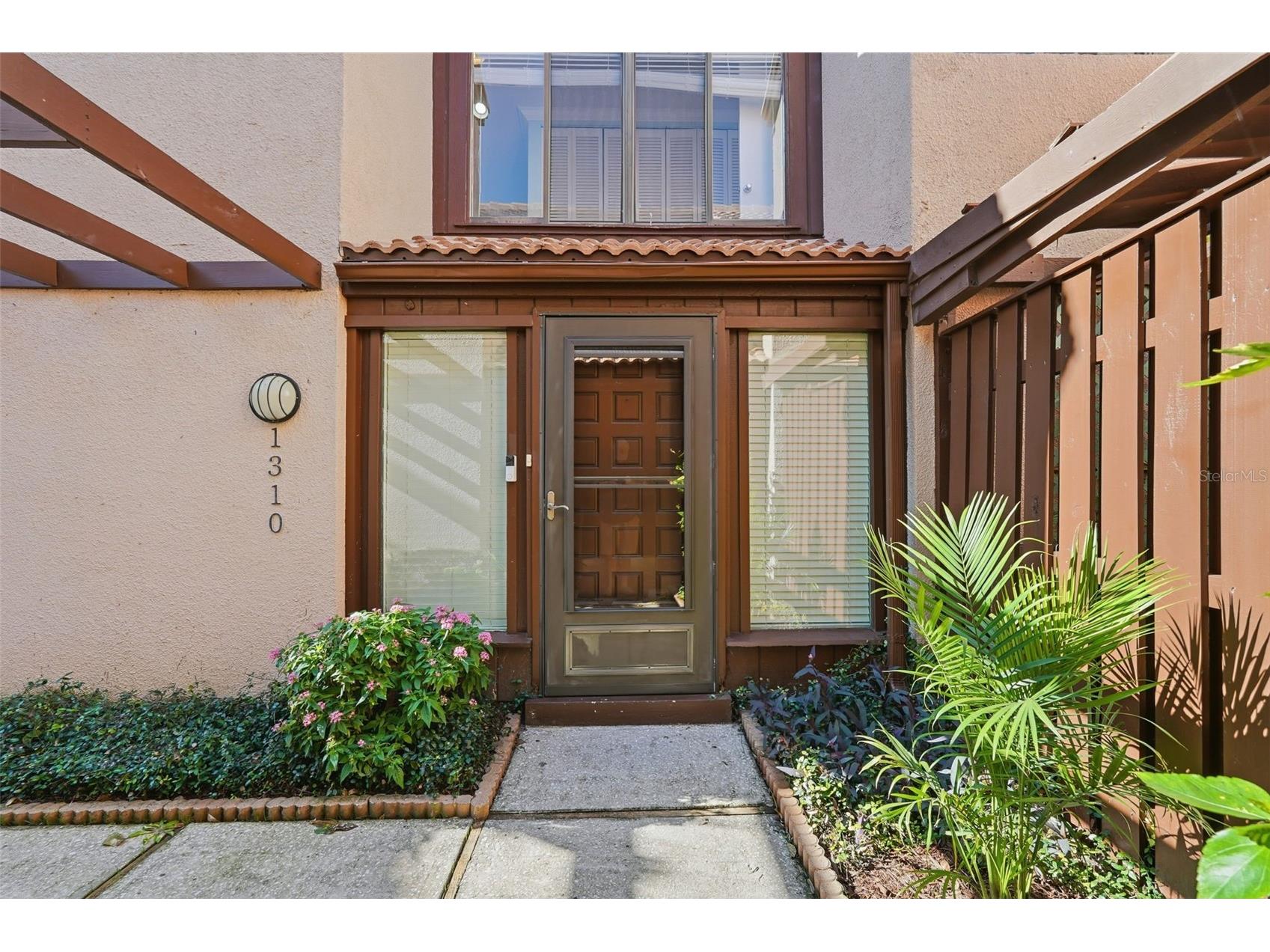 1310 Pelican Creek Crossing Saint Petersburg FL 33707 TB8469101 image3