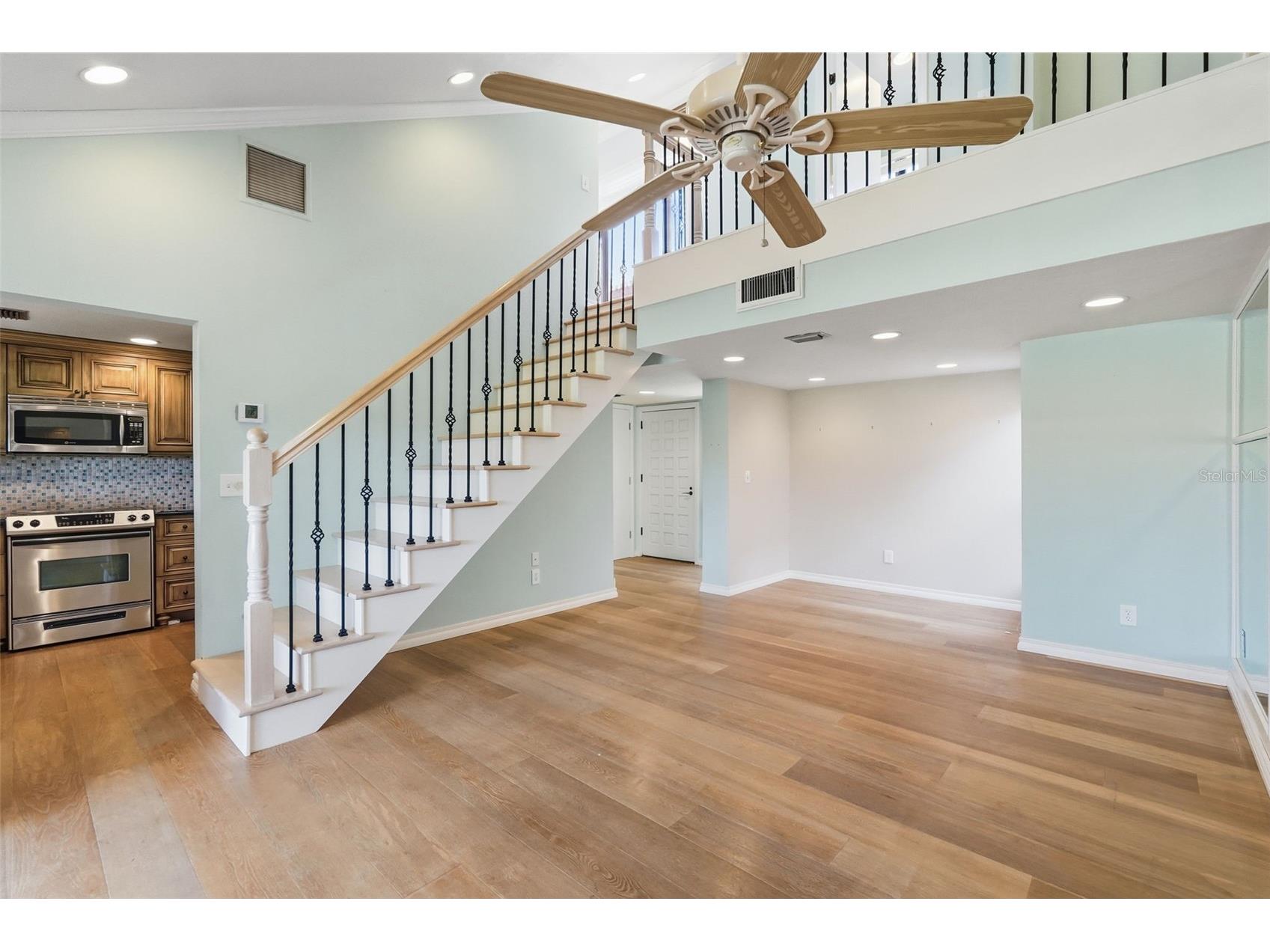 1310 Pelican Creek Crossing Saint Petersburg FL 33707 TB8469101 image9