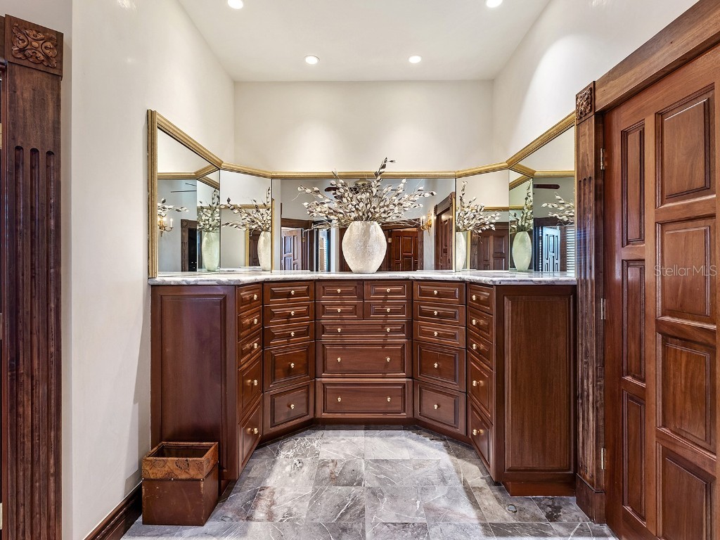 1310 S Lake Shore Drive Sarasota FL 34231 - LITTLE SARASOTA BAY A4673508 image41