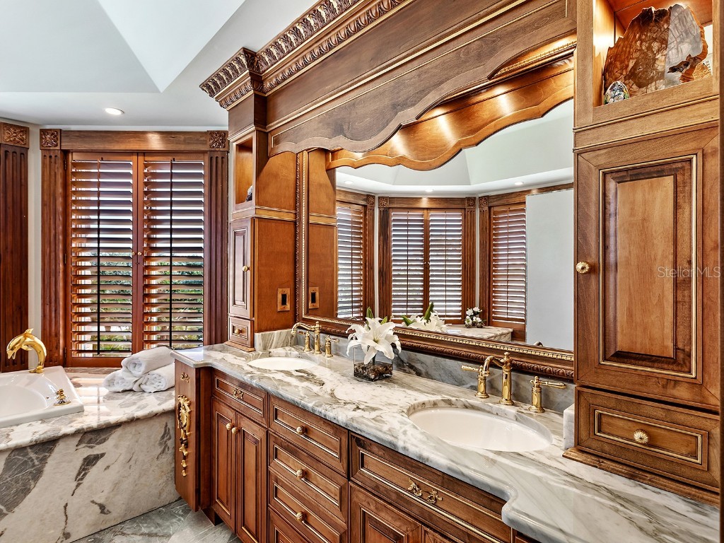 1310 S Lake Shore Drive Sarasota FL 34231 - LITTLE SARASOTA BAY A4673508 image42