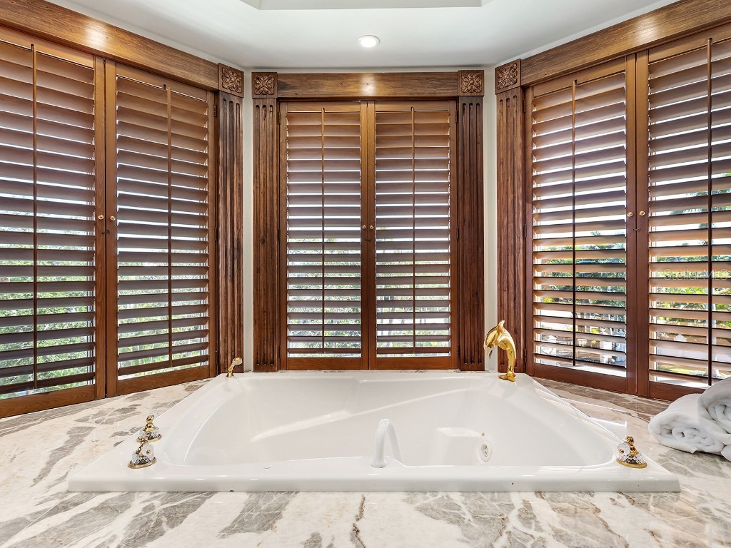 1310 S Lake Shore Drive Sarasota FL 34231 - LITTLE SARASOTA BAY A4673508 image43