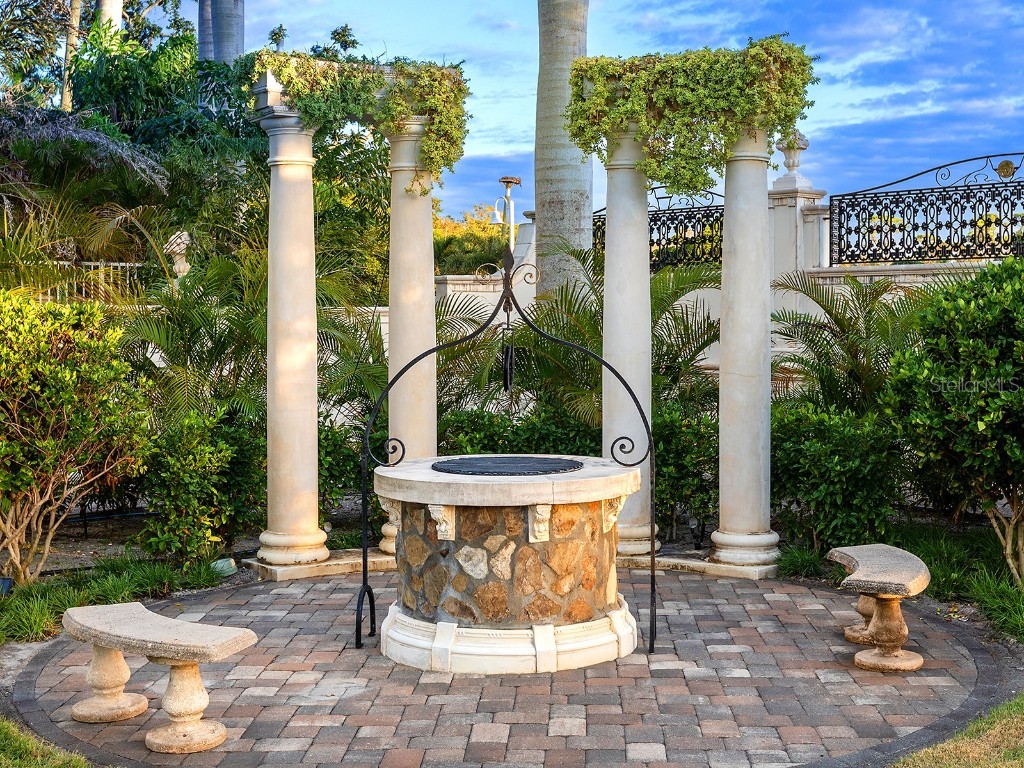 1310 S Lake Shore Drive Sarasota FL 34231 - LITTLE SARASOTA BAY A4673508 image56