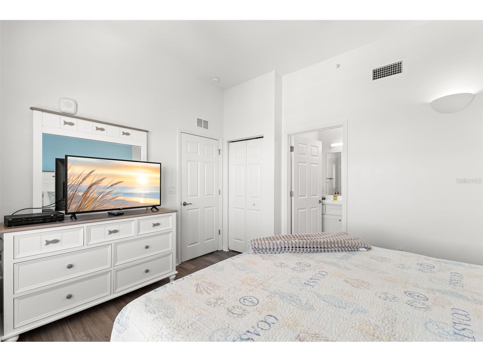 13101 Gulf Boulevard #1605 Madeira Beach FL 33708 - INTRACOASTAL WATERWAY TB8495695 image25
