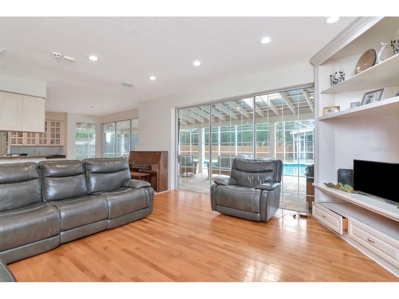 13104 Greengage Lane Tampa FL 33612 TB8472688 image16