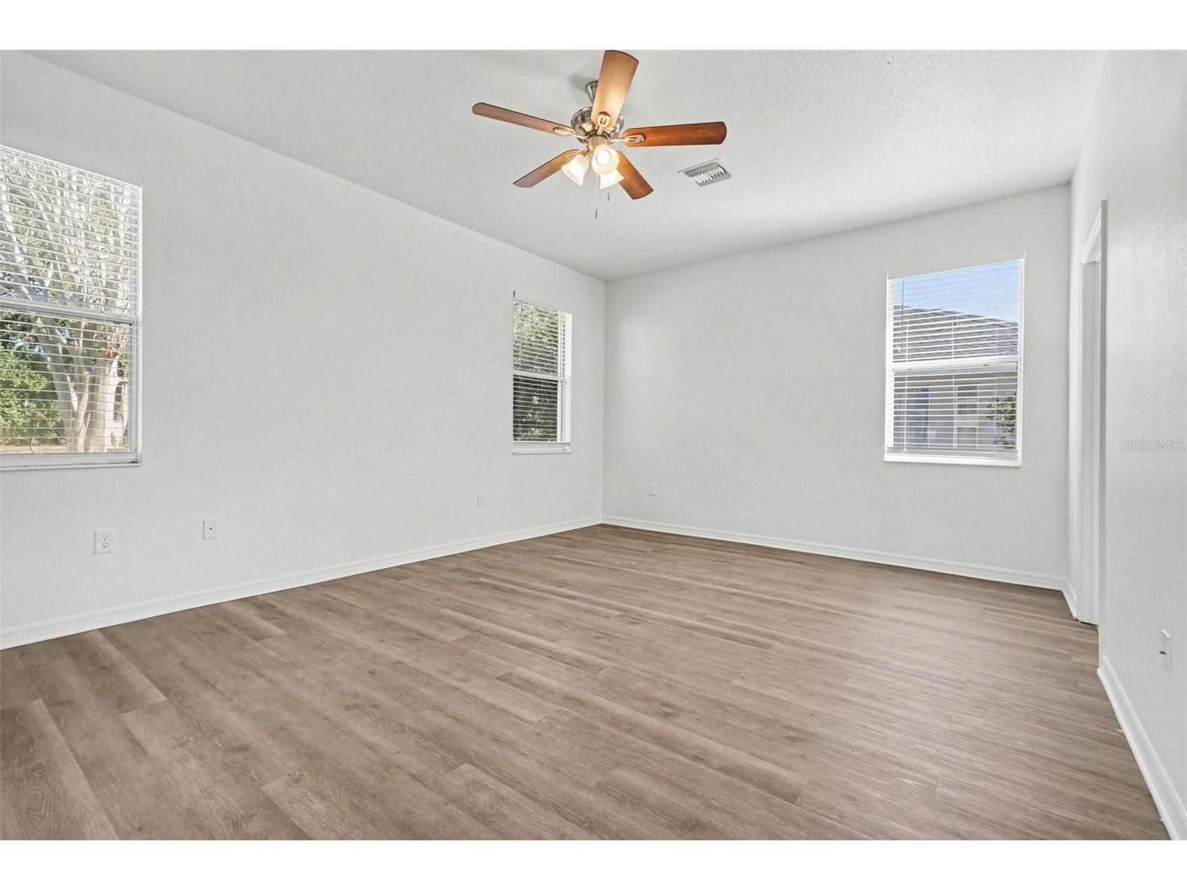 13107 Glenview Lane Grand Island FL 32735 O6381605 image14