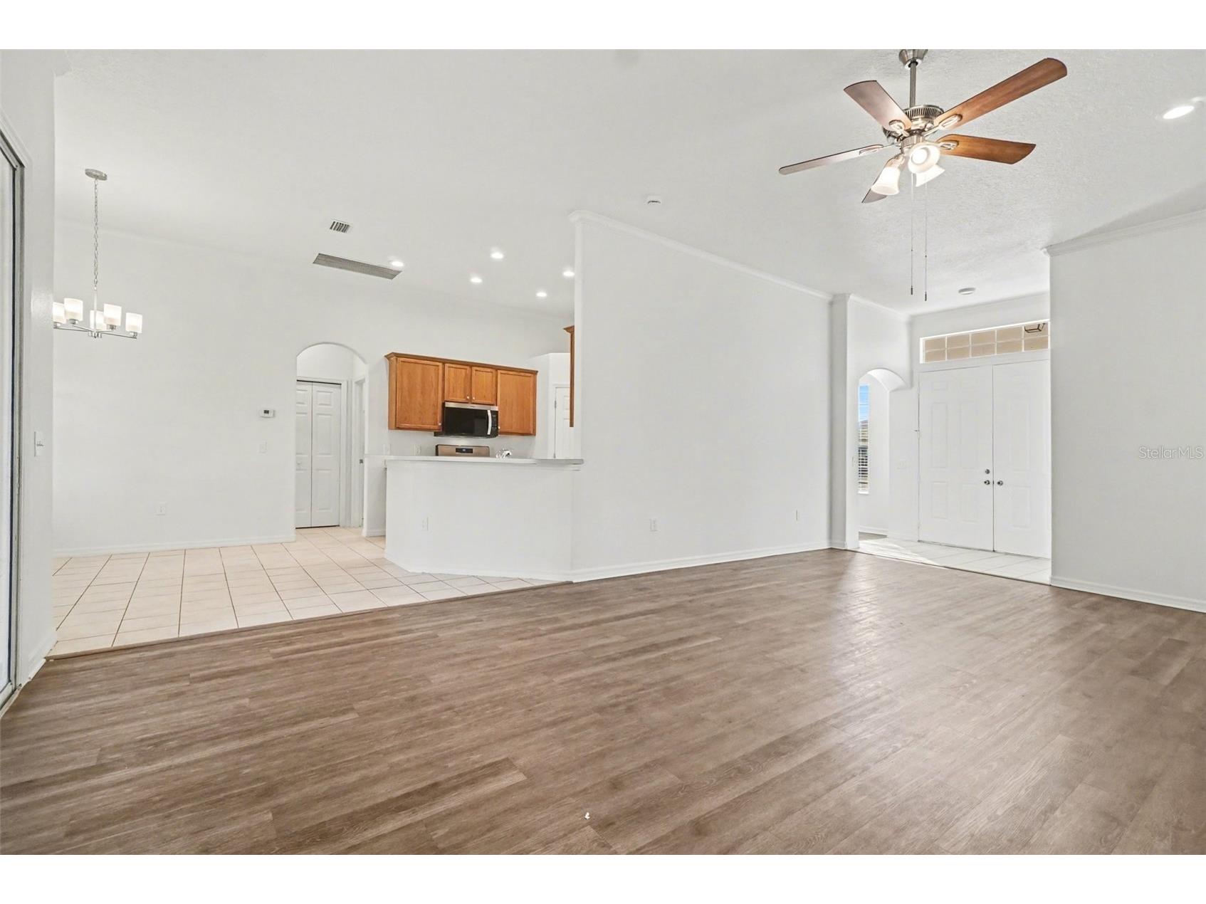 13107 Glenview Lane Grand Island FL 32735 O6381605 image4