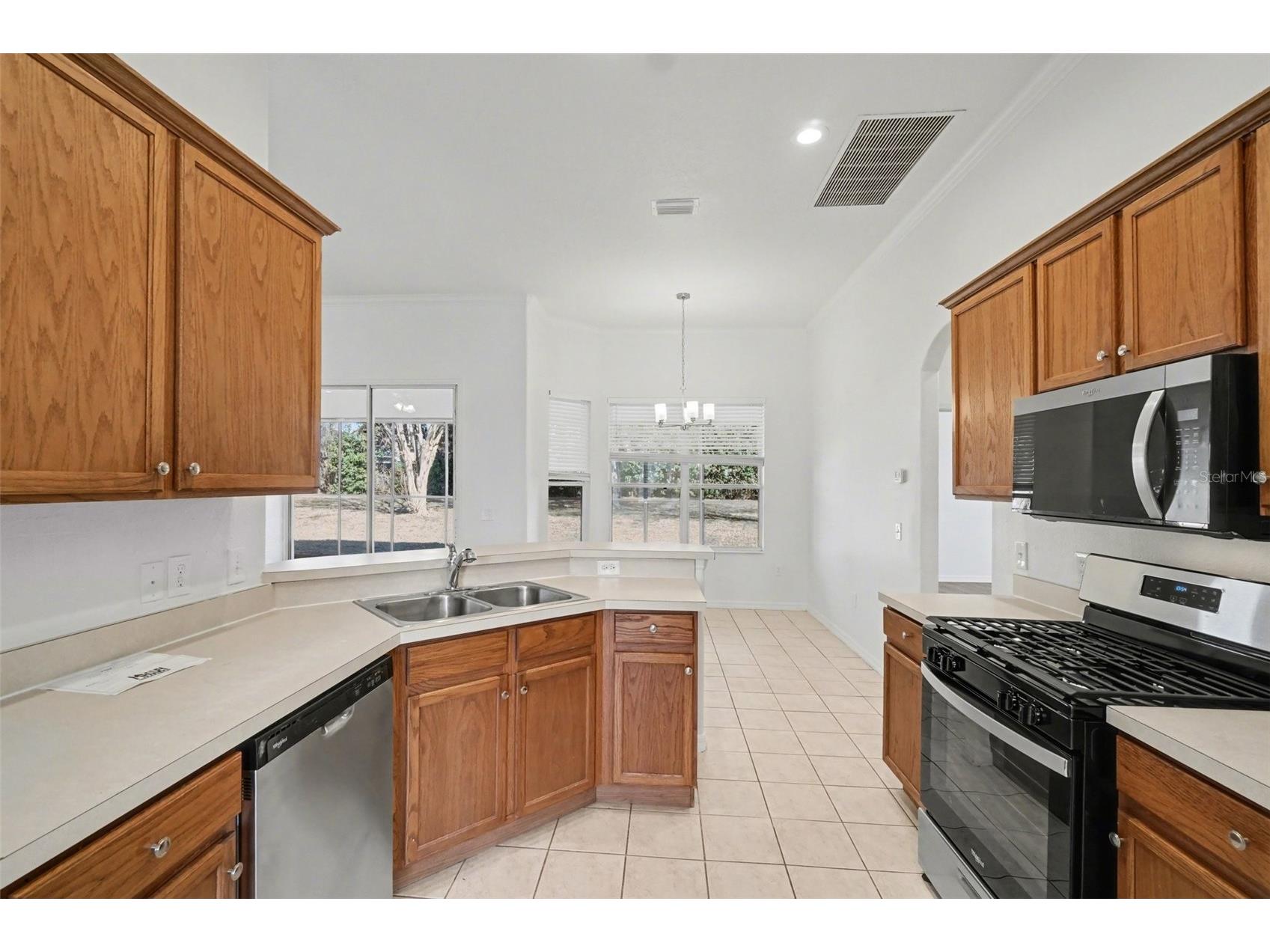 13107 Glenview Lane Grand Island FL 32735 O6381605 image8