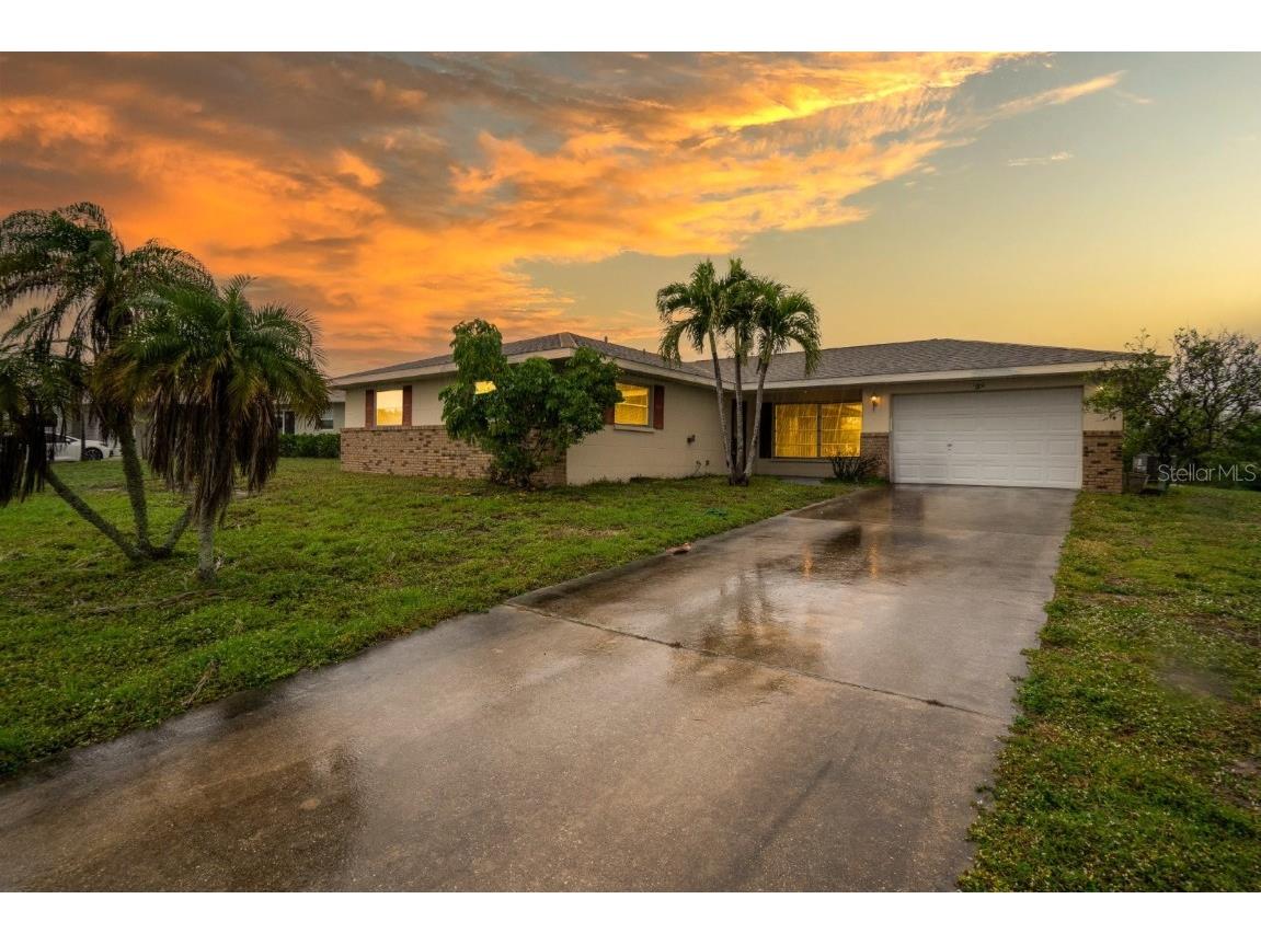 1311 Cambridge Drive Venice FL 34293 A4595778 image1