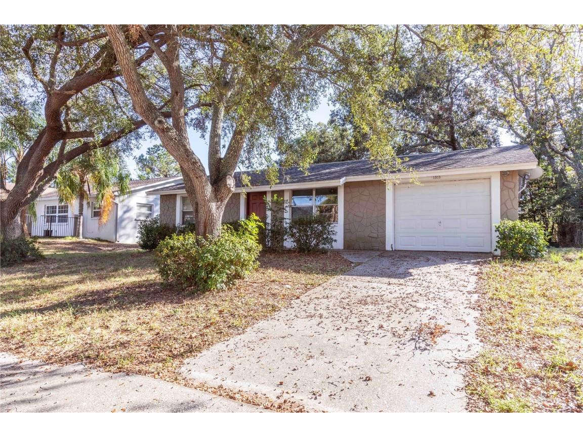 1311 Crossbow Lane Tarpon Springs FL 34689 W7870858 image1