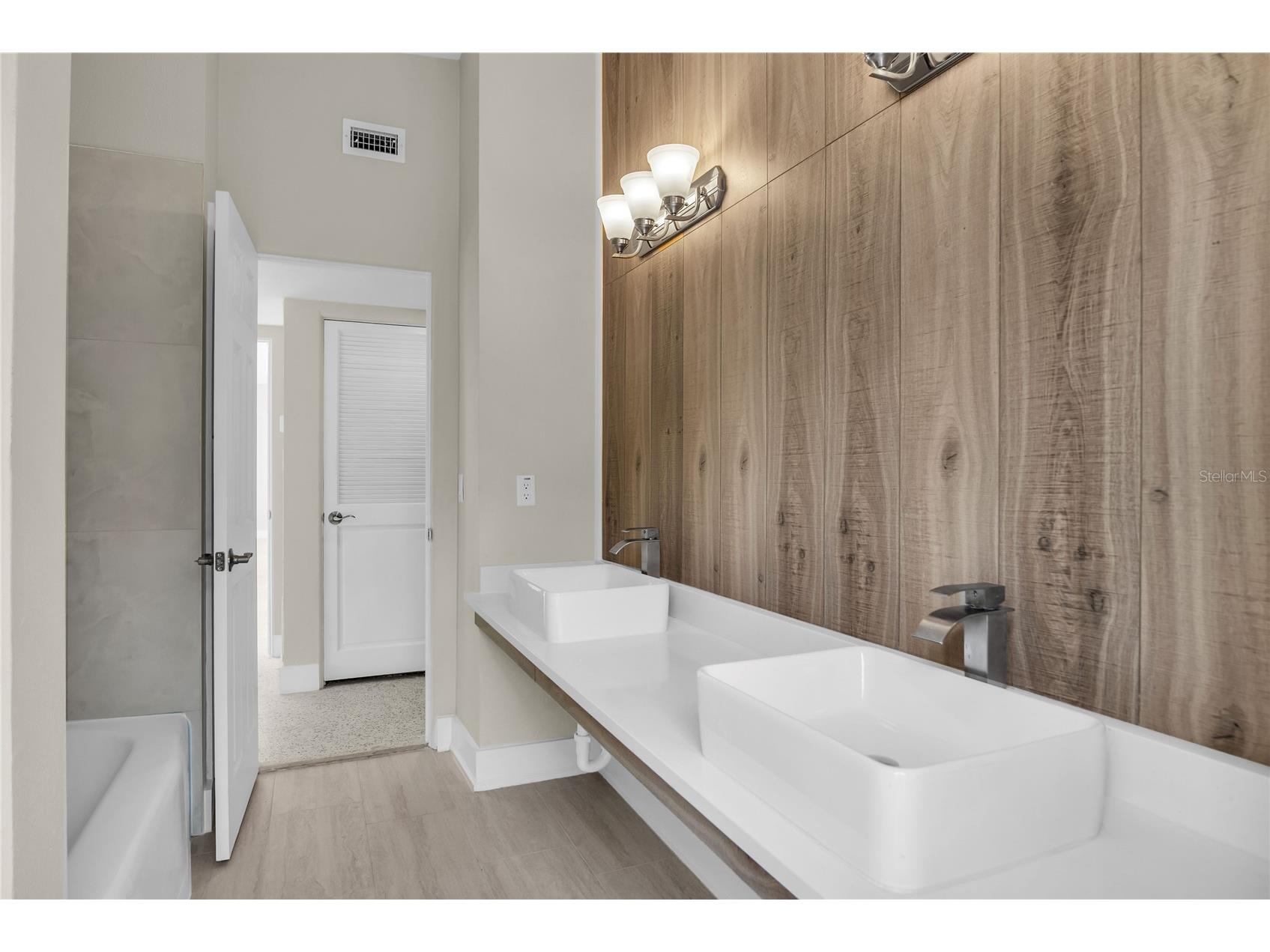 1311 Silverstone Avenue Orlando FL 32806 O6371705 image21