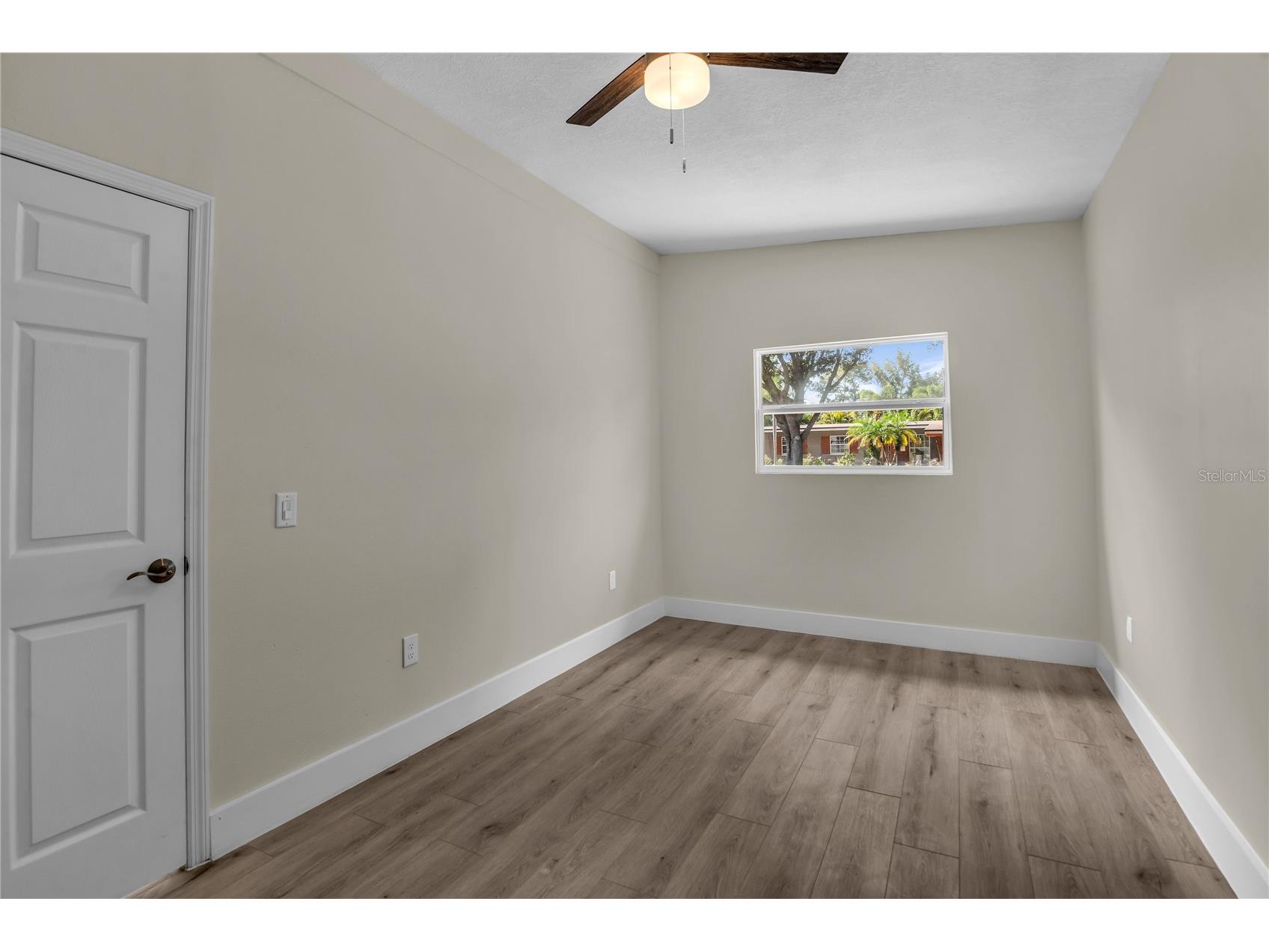 1311 Silverstone Avenue Orlando FL 32806 O6371705 image25