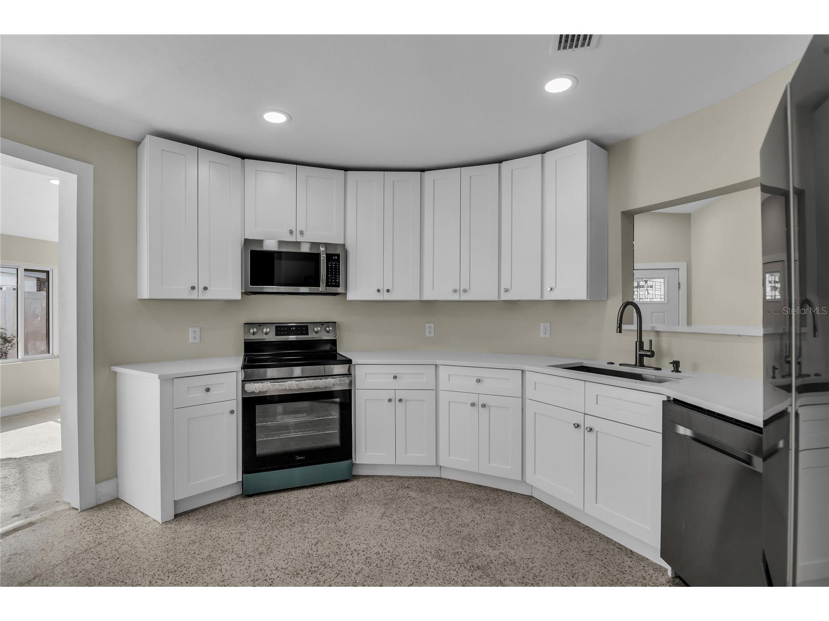 1311 Silverstone Avenue Orlando FL 32806 O6371705 image8