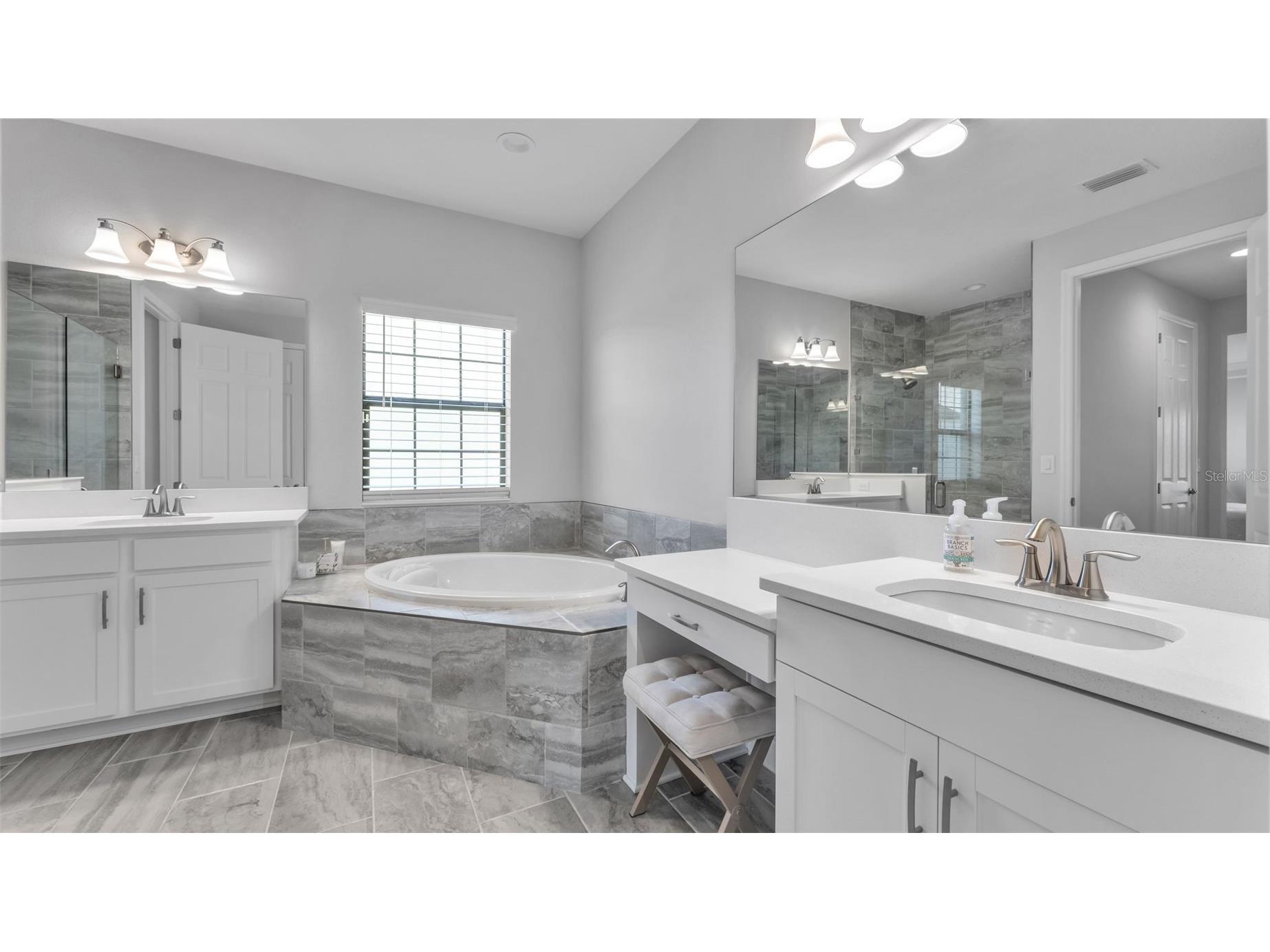 13112 Wellspring Drive Lithia FL 33547 L4961196 image36