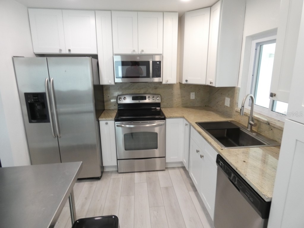 1312 57th Avenue N Saint Petersburg FL 33703 W7882891 image2