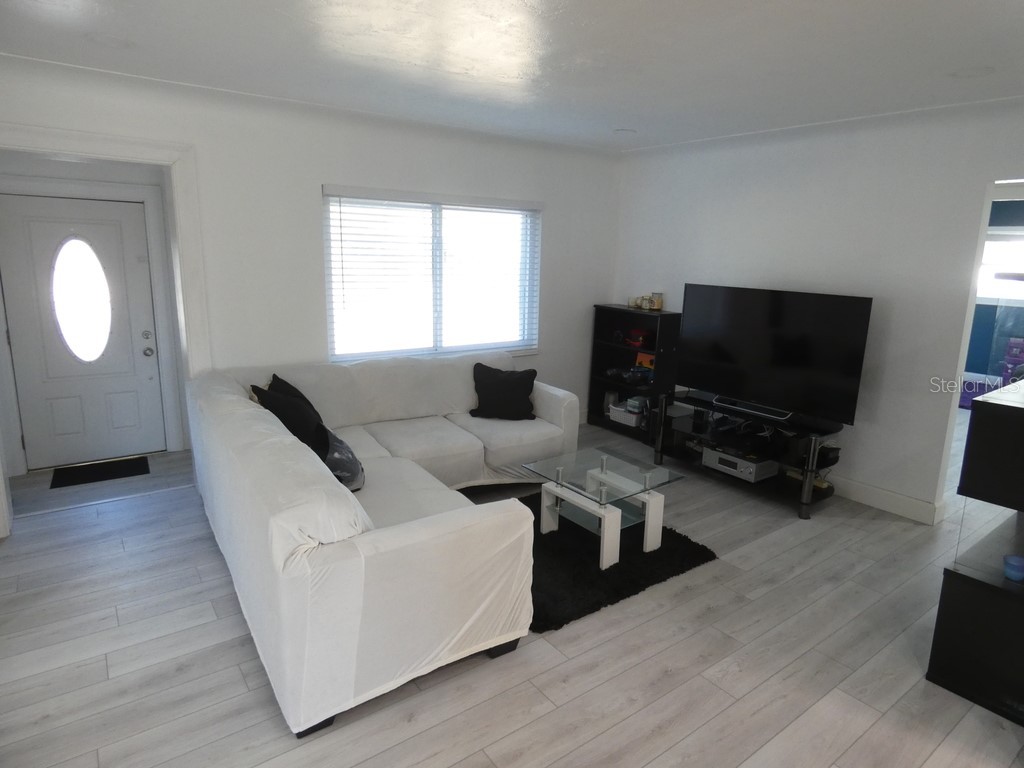 1312 57th Avenue N Saint Petersburg FL 33703 W7882891 image5