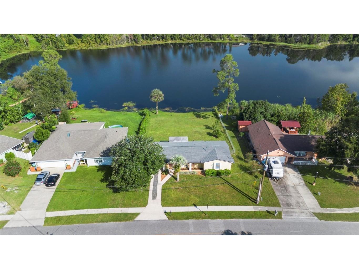 1312 Ferendina Drive Deltona FL 32725 - LAKE BATON/EVANS LAKE V4938591 image1