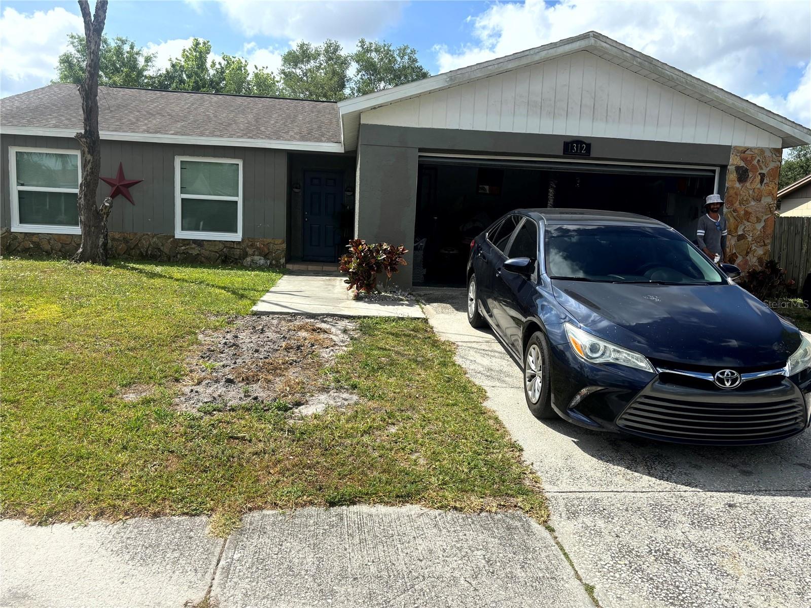1312 Foxboro Dr. Brandon FL 33511 TB8367447 image1