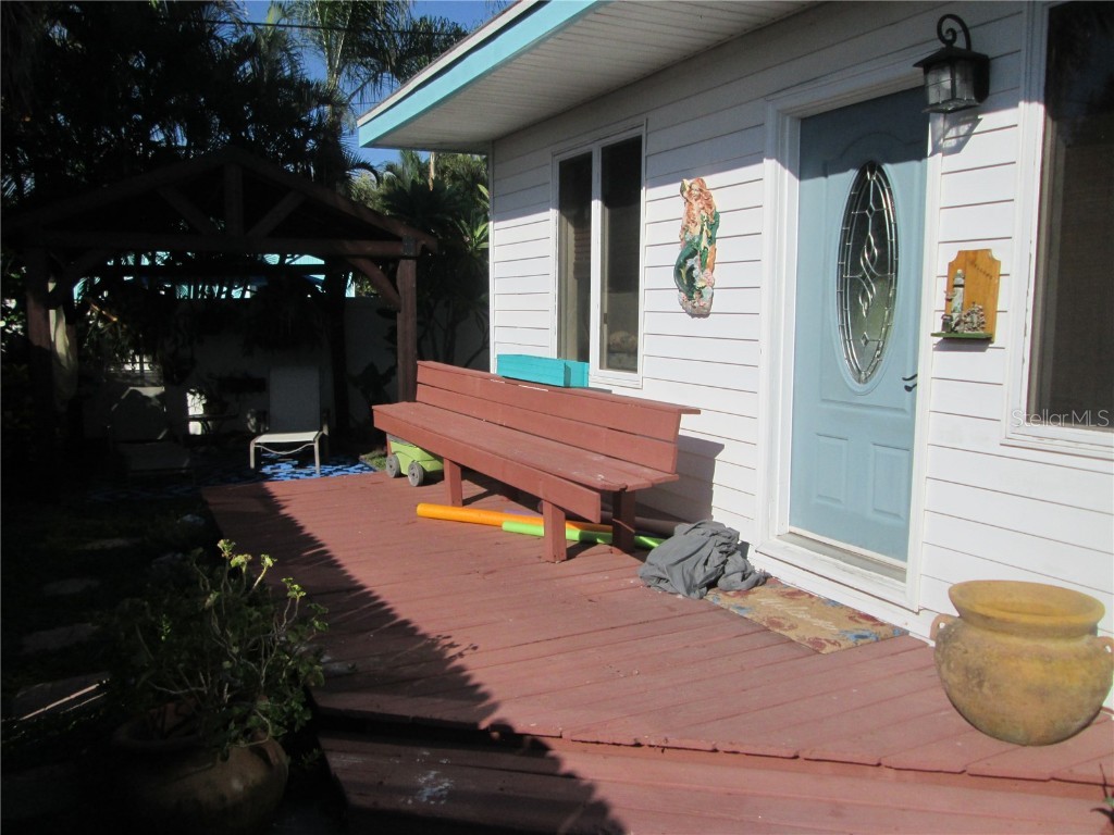 13121 3rd Street E Madeira Beach FL 33708 U8209904 image1