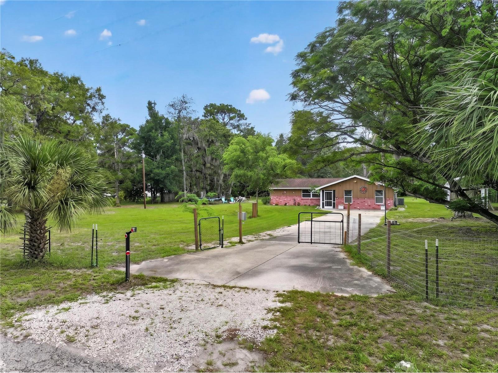 13129 Filbert Street Hudson FL 34669 W7887437 image1