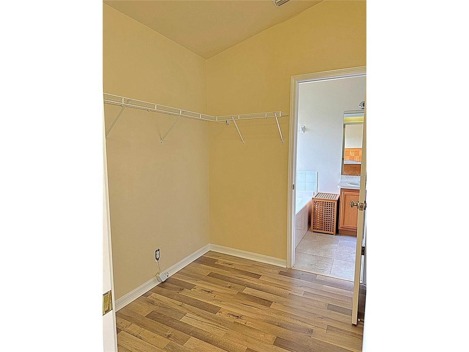 13129 Thoroughbred Loop Largo FL 33773 TB8528842 image21