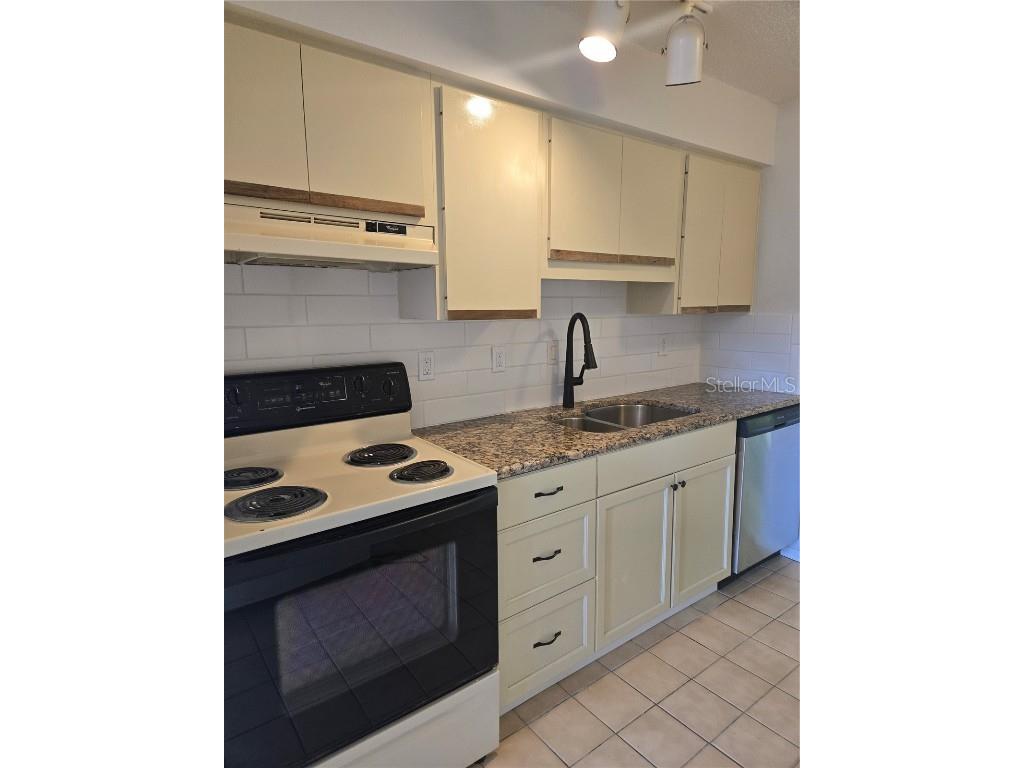 1313 54th Avenue E #1313 Bradenton FL 34203 A4633849 image7