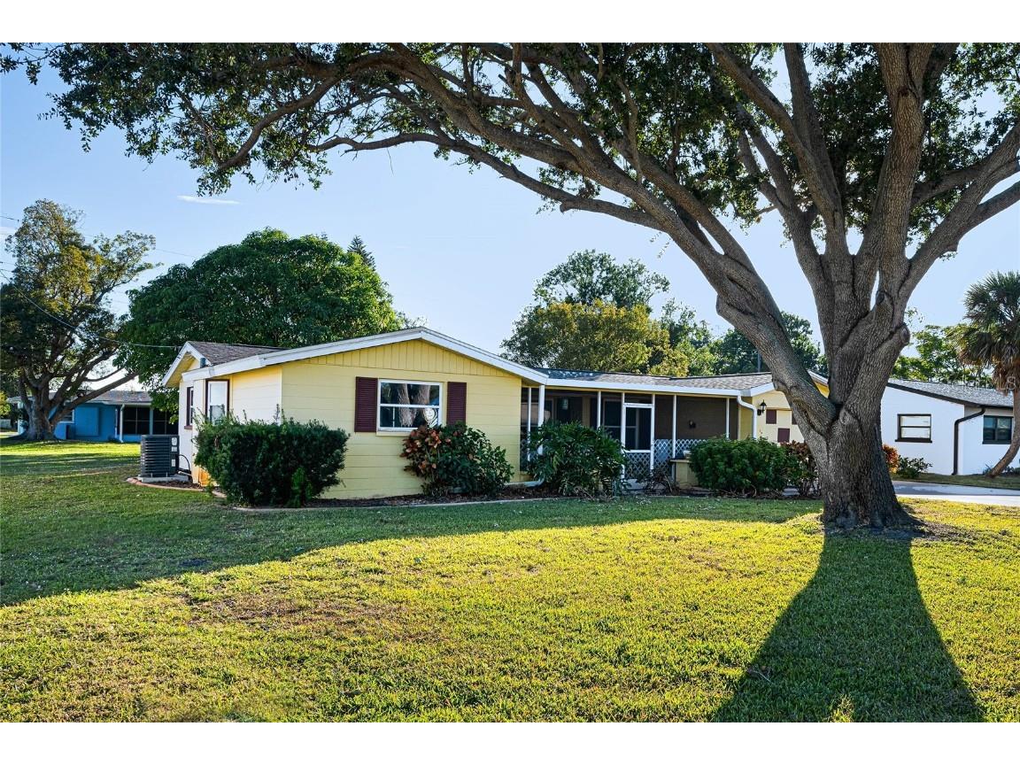 1313 Cypress Avenue Venice FL 34285 N6136112 image1