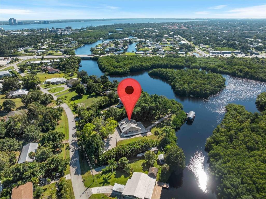 1313 Driftwood Drive North Fort Myers FL 33903 - CALOOSAHATCHEE RIVER C7516765 image2