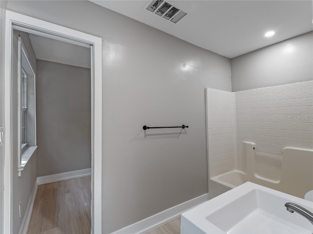 1313 Driftwood Drive North Fort Myers FL 33903 - CALOOSAHATCHEE RIVER C7516765 image24