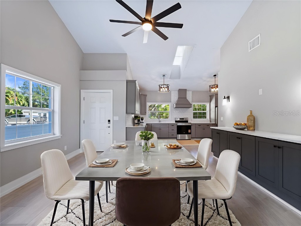 1313 Driftwood Drive North Fort Myers FL 33903 - CALOOSAHATCHEE RIVER C7516765 image5